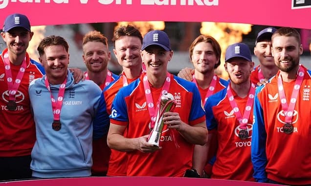 England surge to No 1 in T20 rankings with another dominant win over hapless Sri Lanka as Jos Buttle