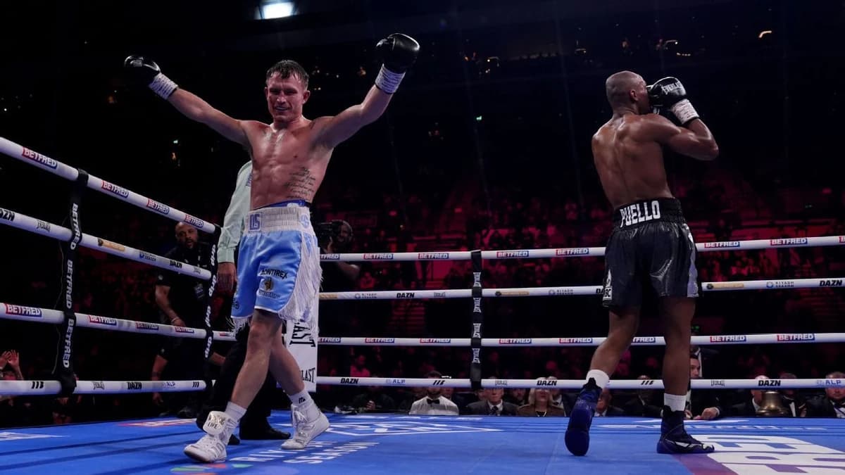 England's Smith outpoints Puello by split decision