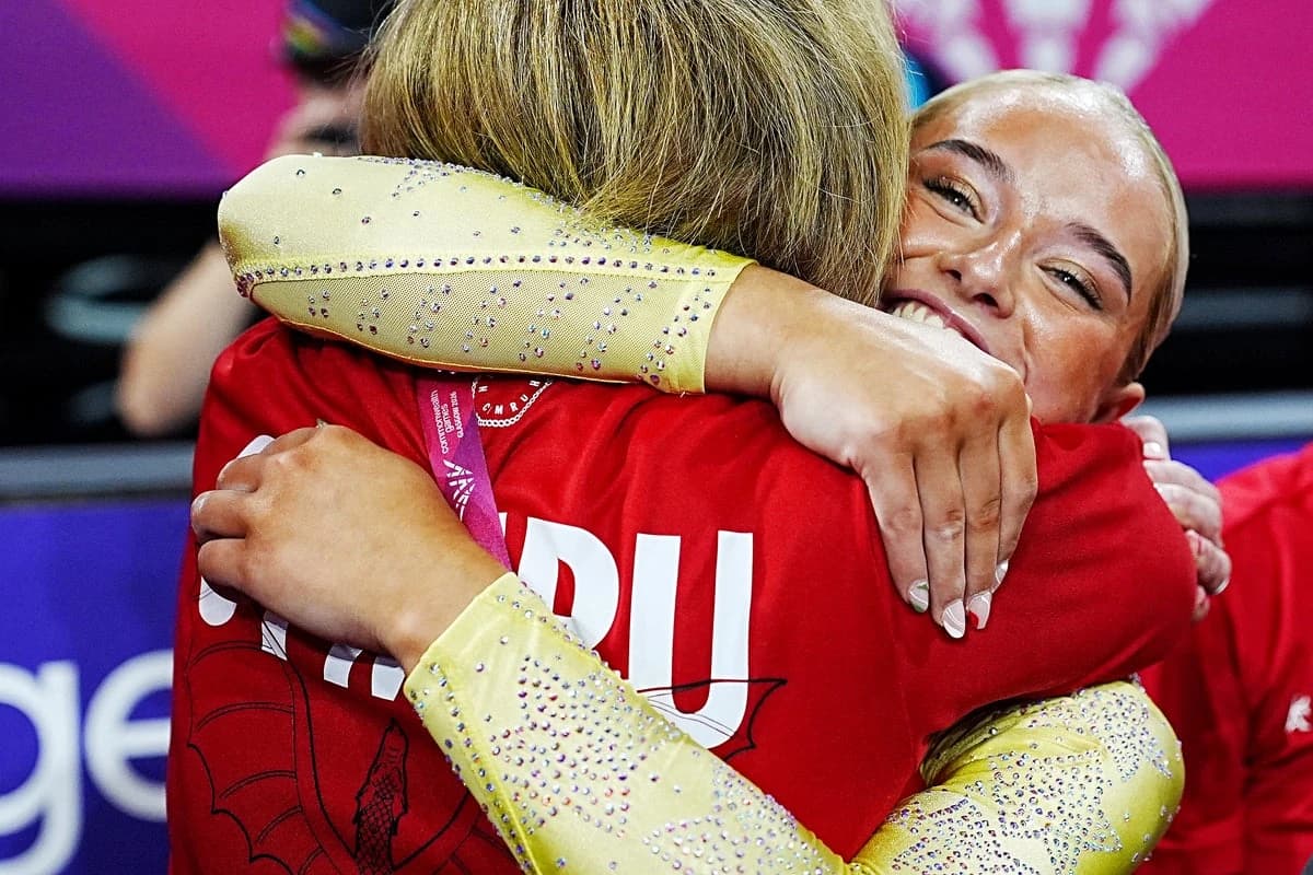 Evans and Whitehouse shine as home nations win four Commonwealth Games gymnastics medals on final da