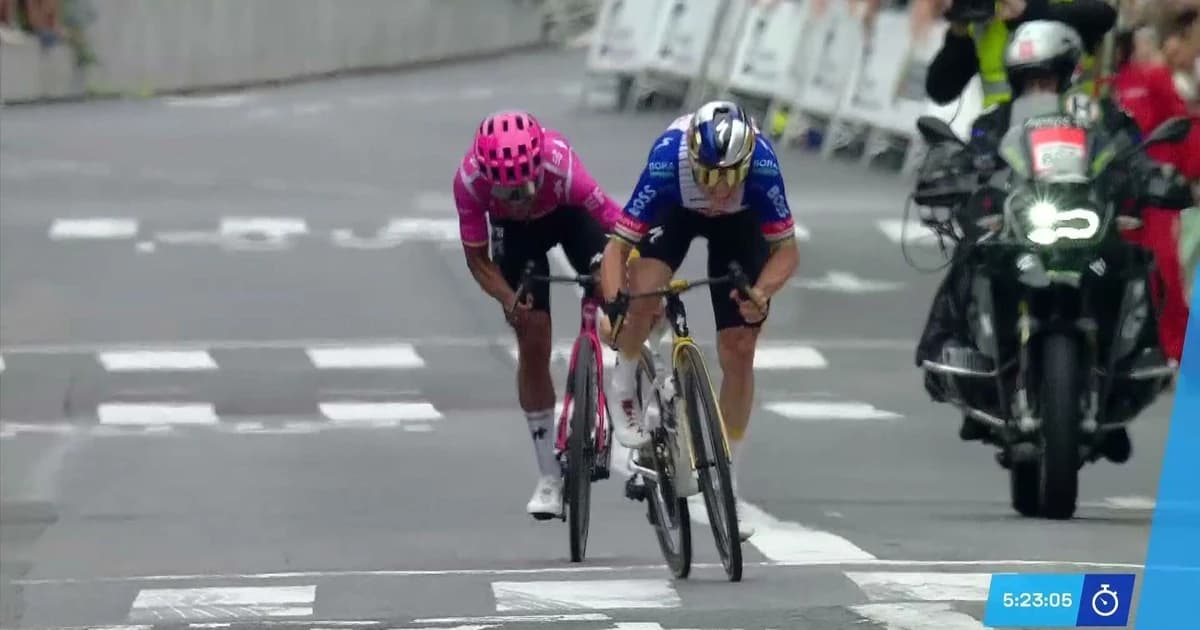 Evenepoel a câștigat clasica San Sebastian, deși a avut probleme mecanice! Remco, record istoric