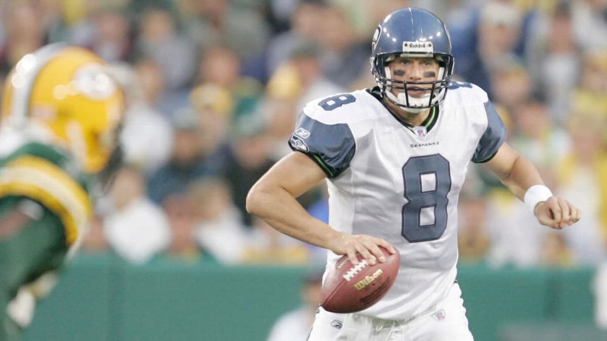 Ex-QB Hasselbeck joins effort to find CTE in living