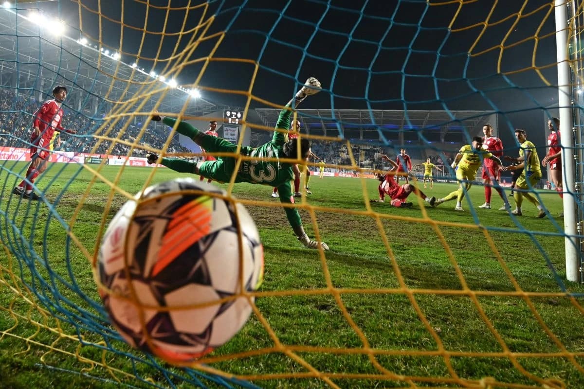 EXCLUSIV Patronul din Superliga recunoaște: „Am fost atât de proști cu contractul acestui jucător! C