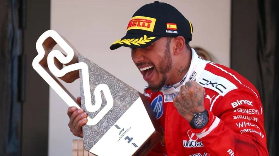 F1 Barcelona: Lewis Hamilton, prima victorie pentru Ferrari. Abandon pentru Kimi Antonelli