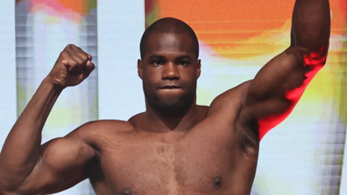 Fabio Wardley and Daniel Dubois weigh in for 'heavyweight Marvin Hagler-Tommy Hearns' as they collid