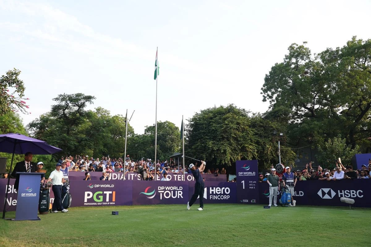Fading light forces suspension of DP World India Championship second round