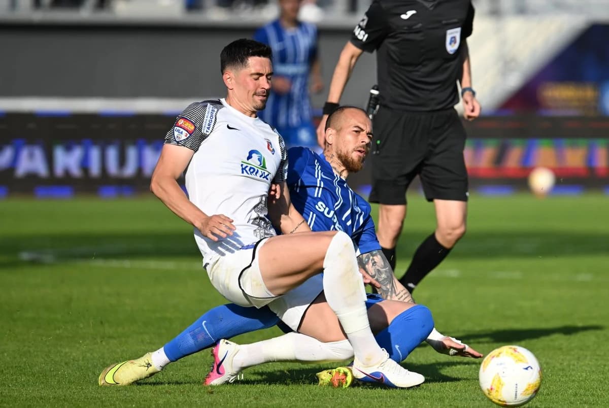 Farul - Chindia pentru Superliga, GOOOOOL în minutul 8, șoc și groază la Ovidiu! Banner cu obscenită