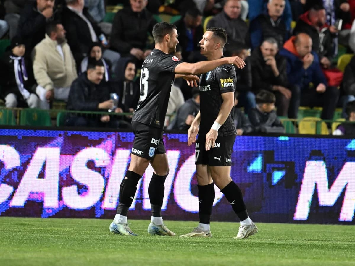 FC Argeș - Universitatea Craiova se joacă ACUM: bară în minutul 7, gol în minutul 10!