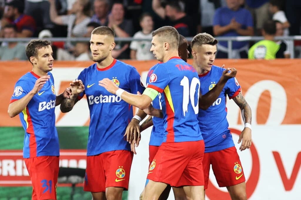 FCSB a revenit de la 0-2 cu Farul și a salvat un punct. Gol marcat după un corner acordat pentru tra