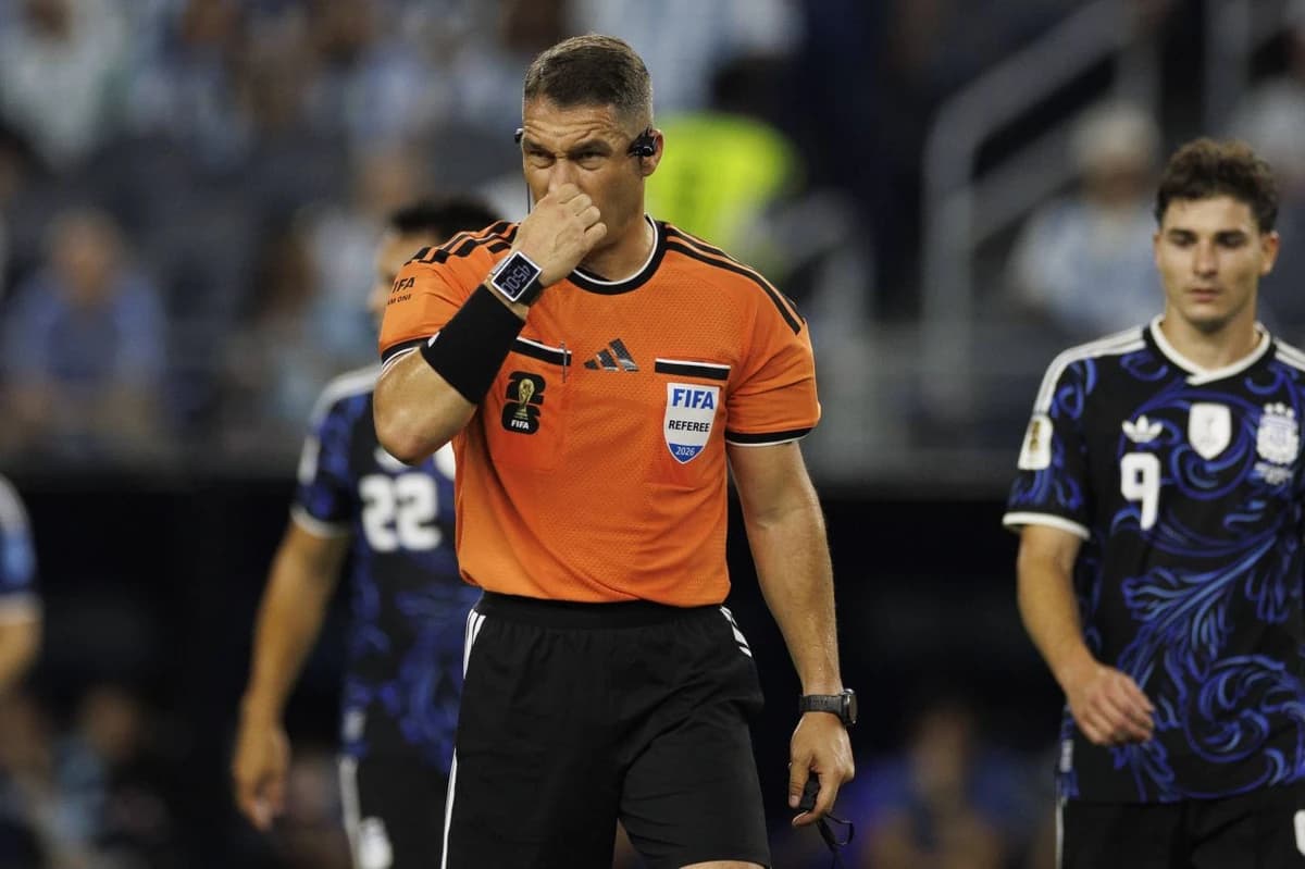 FIFA a anunțat arbitrii din „sferturile” Campionatului Mondial! Ce se întâmplă cu Istvan Kovacs