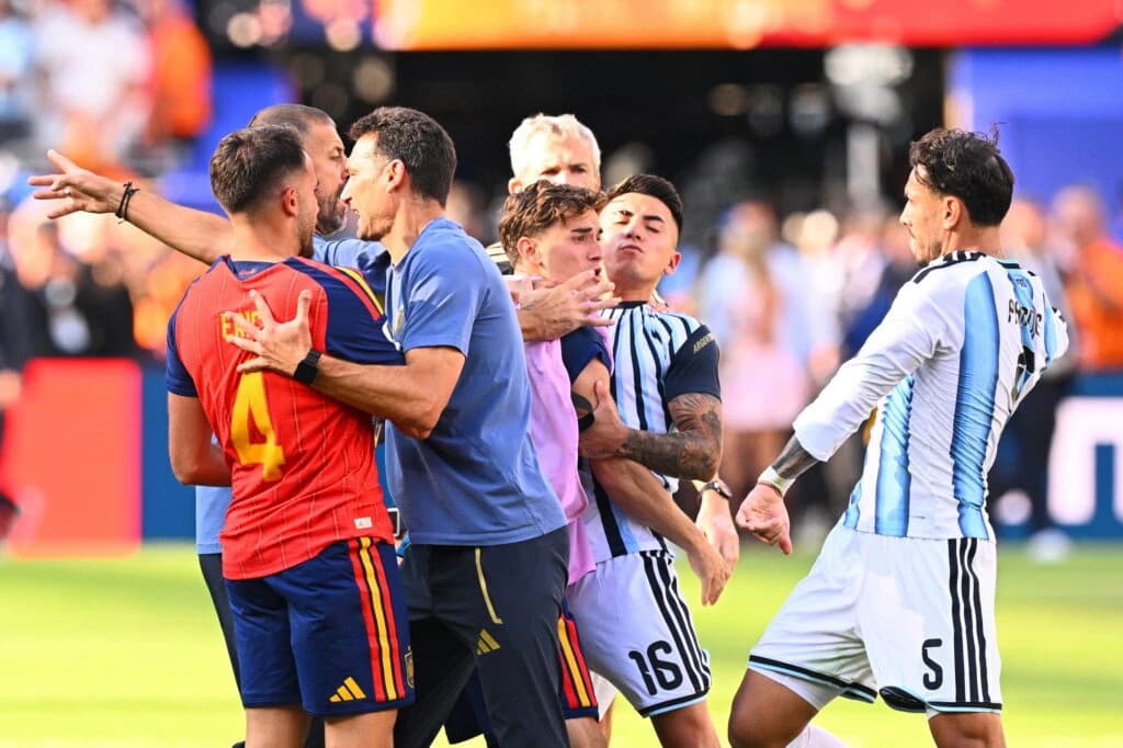 FIFA deschide o anchetă împotriva Argentinei după incidentele de la finala Cupei Mondiale. Mai mulți
