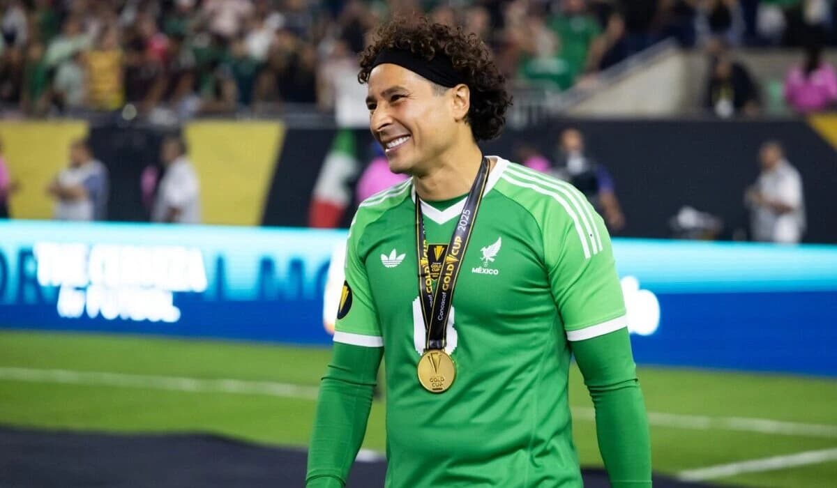 Final de poveste! Ochoa, portarul care va împărți un record cu Ronaldo și Messi, se retrage după Cup