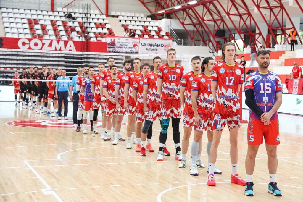 Finala campionatului masculin de volei programează meciul 3. Învingătoarea va ajunge la un succes de