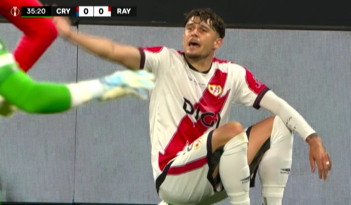 Finala UEFA Conference League, întreruptă câteva minute! Andrei Rațiu, extrem de vocal
