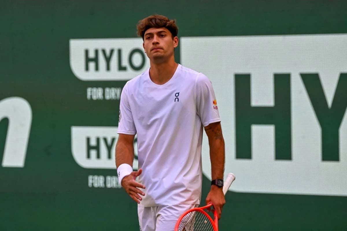 Finalistul de la Roland Garros a fost adus cu picioarele pe pământ la Halle! Înfrângere în primul tu
