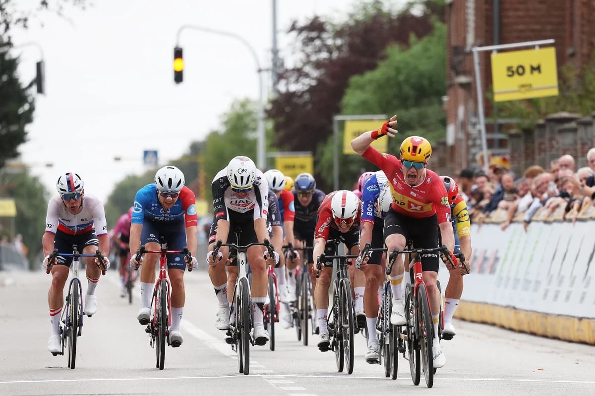 Flandrien 0.0 Classic: Hendrik Pedersen surges from back of breakaway to take first pro win ahead of