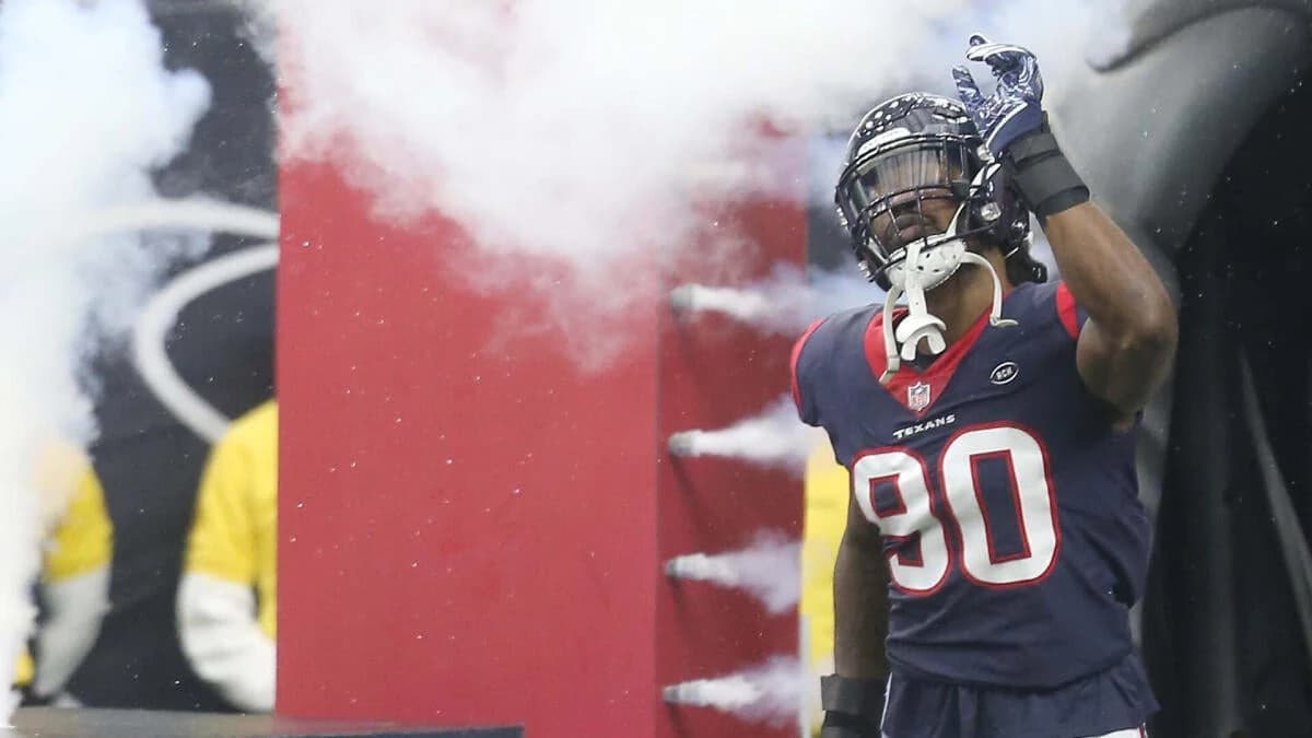 Former No. 1 pick Jadeveon Clowney heading back to Texans for second stint: 'It was a no-brainer for