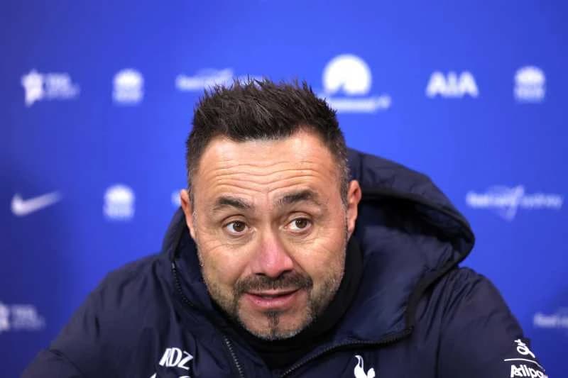 Fotbal: Antrenorul lui Tottenham nu-i poate promite lui Lucas Bergvall un loc de titular