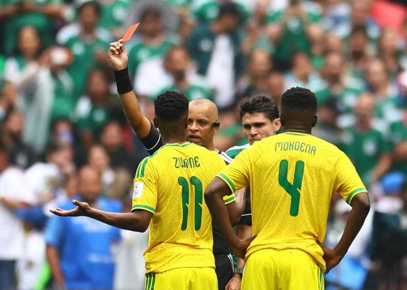 Fotbal - CM 2026: Sud-africanul Themba Zwane, suspendat trei meciuri pentru eliminarea din meciul cu