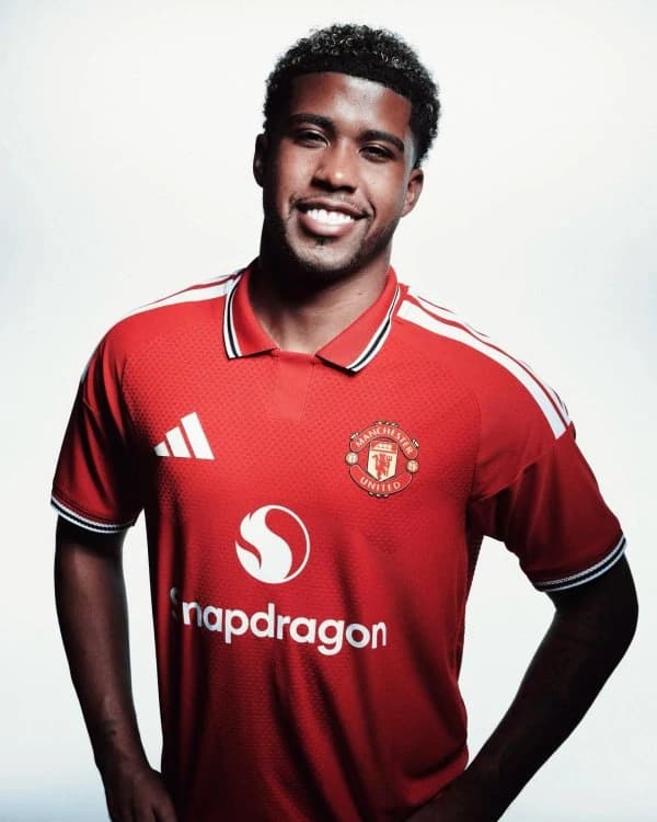 Fotbal: Manchester United l-a transferat pe brazilianul Andrey Santos