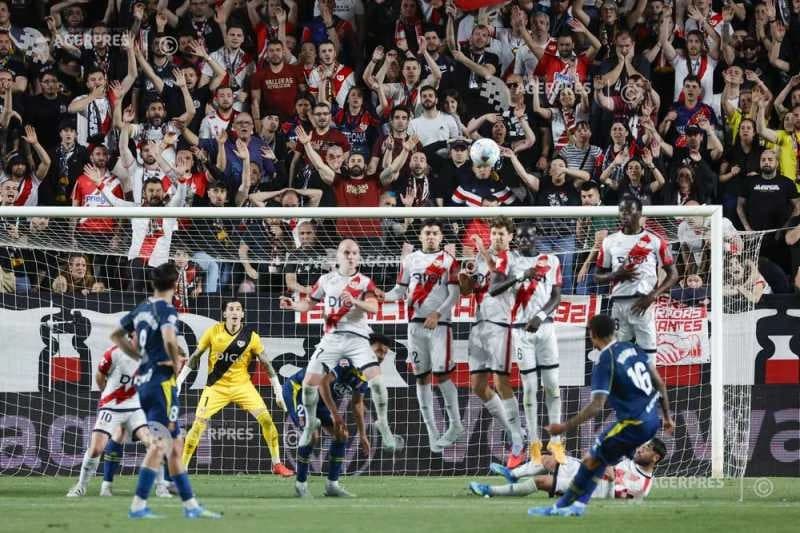 Fotbal: Rayo Vallecano, cu Andrei Rațiu integralist, învingătoare în campionatul Spaniei
