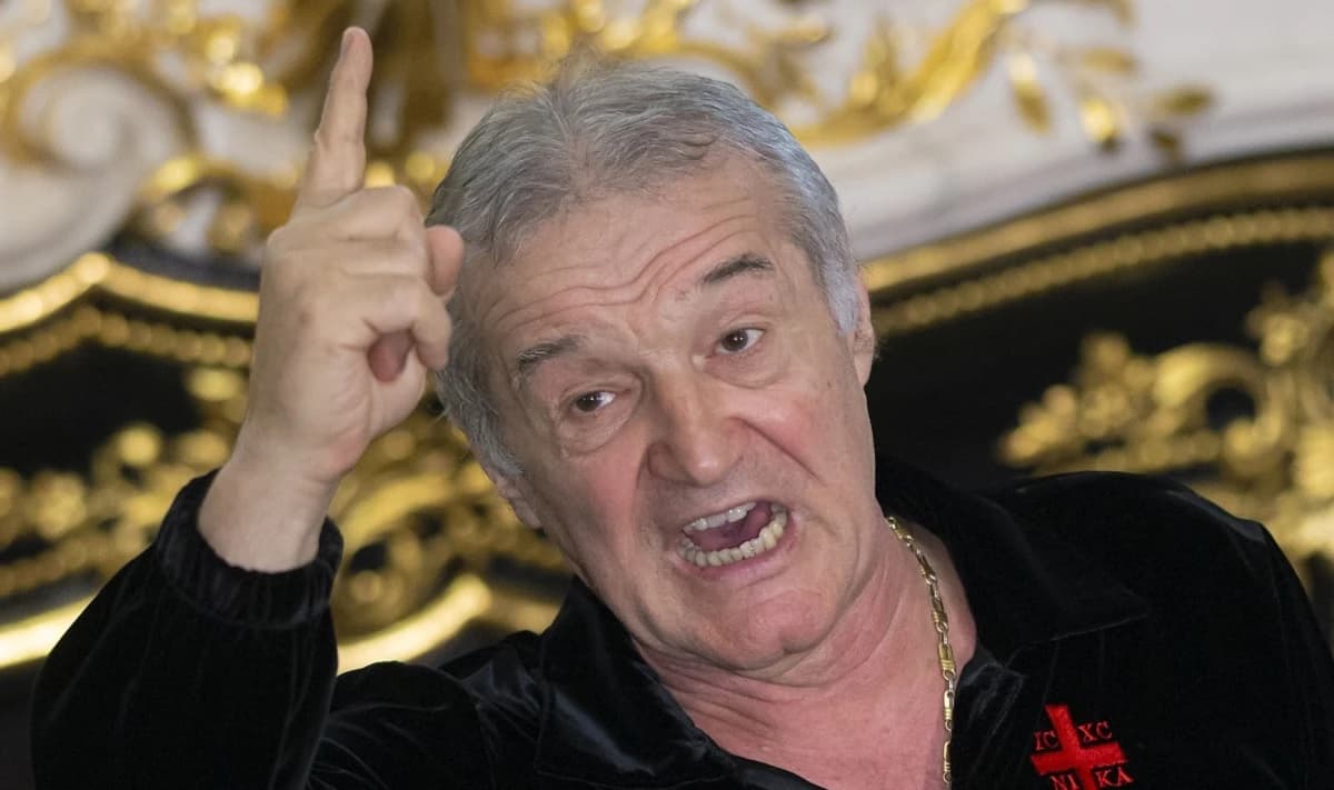 Fotbalistul de la FCSB pe care Gigi Becali îl monitorizează cu un ceas inteligent: „Se vede tot”