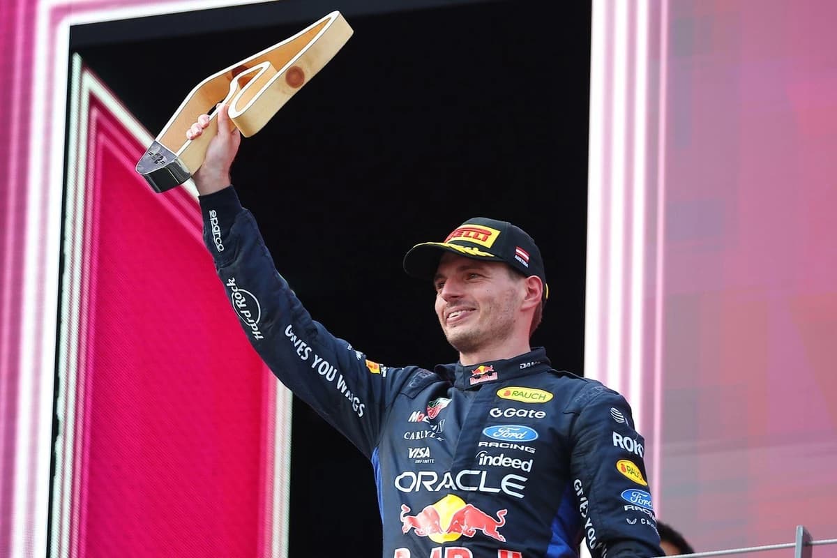 Foto 1/3 A intrat și Verstappen în lupta pentru titlul în F1? Ce spune cvadruplul campion mondial |