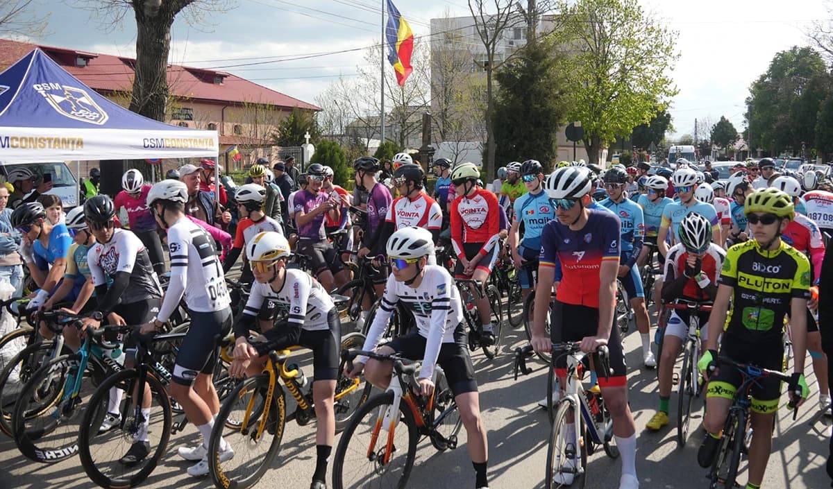 FOTO Turul Dobrogei la Ciclism 2026 a luat startul la Cumpăna: 250 de sportivi se întrec pe un trase