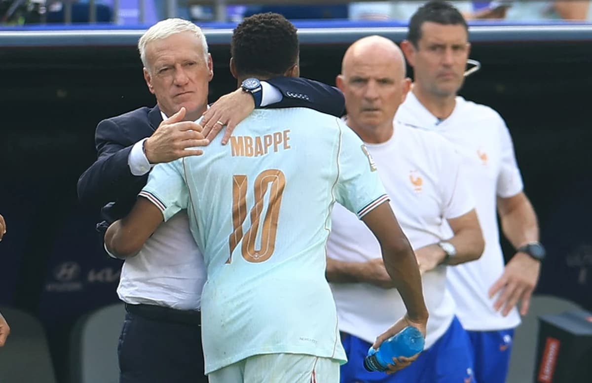 Francezii au reacționat, după faza care a stârnit noi controverse și verdictul că "Mondialul este ar