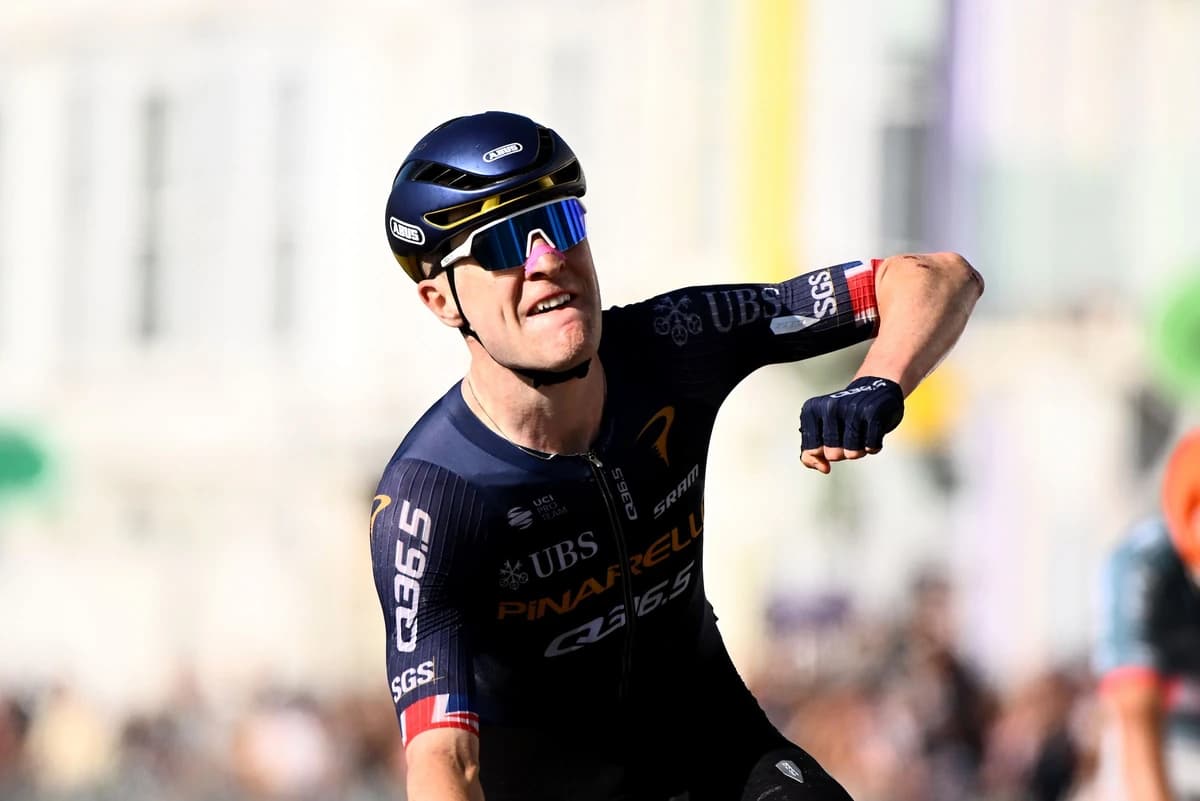 Fred Wright sprints to second elite men's road race victory at British National Championships