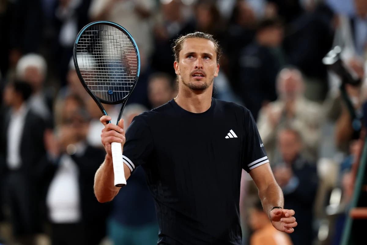 French Open LIVE: Title favourite Alexander Zverev faces Czech talent Jakub Mensik for place in fina