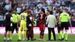 Fulham leave pitch as Malaga take penalty into empty net