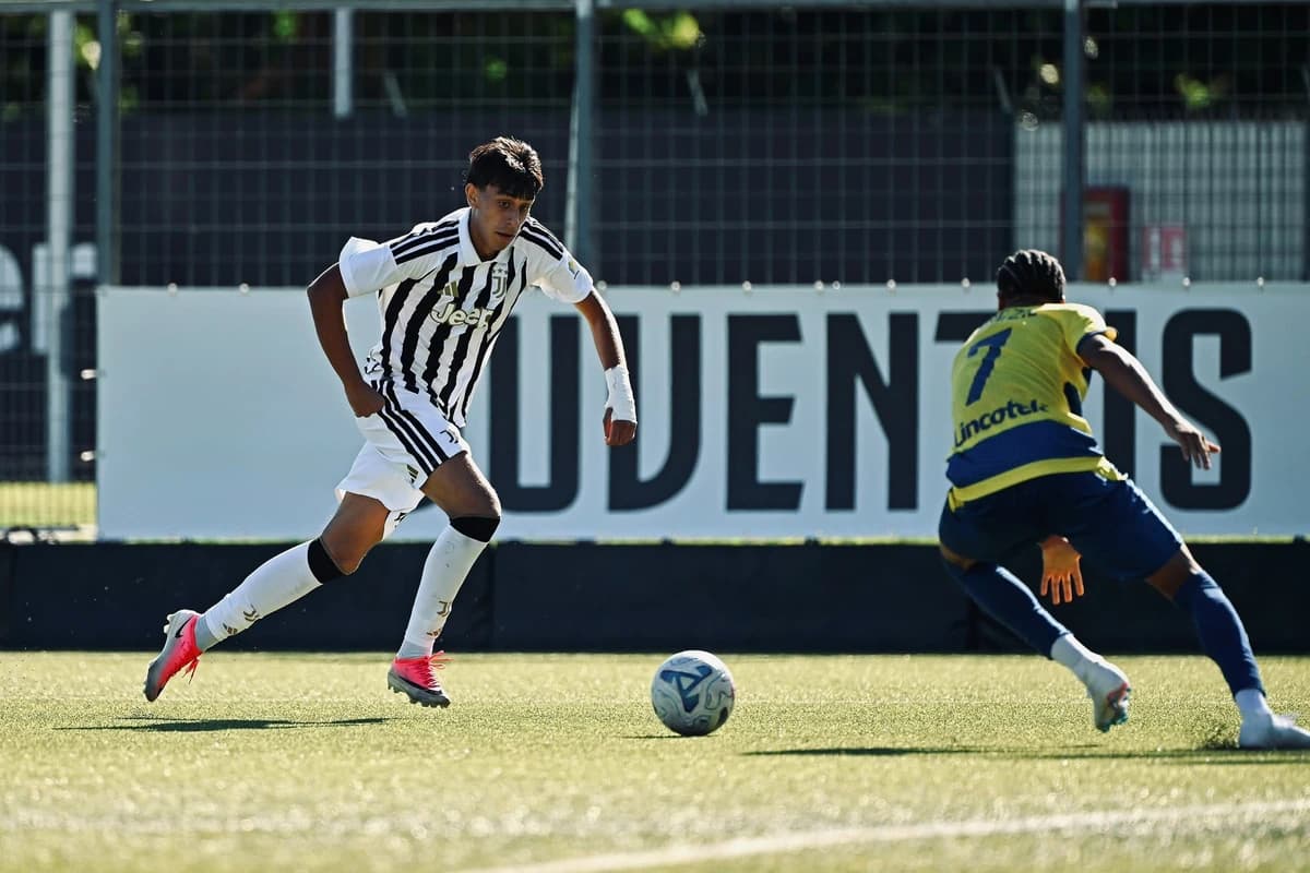 Fundașul român de 17 ani a semnat cu Juventus Torino contract de seniori! „Are o chestie, dincolo de