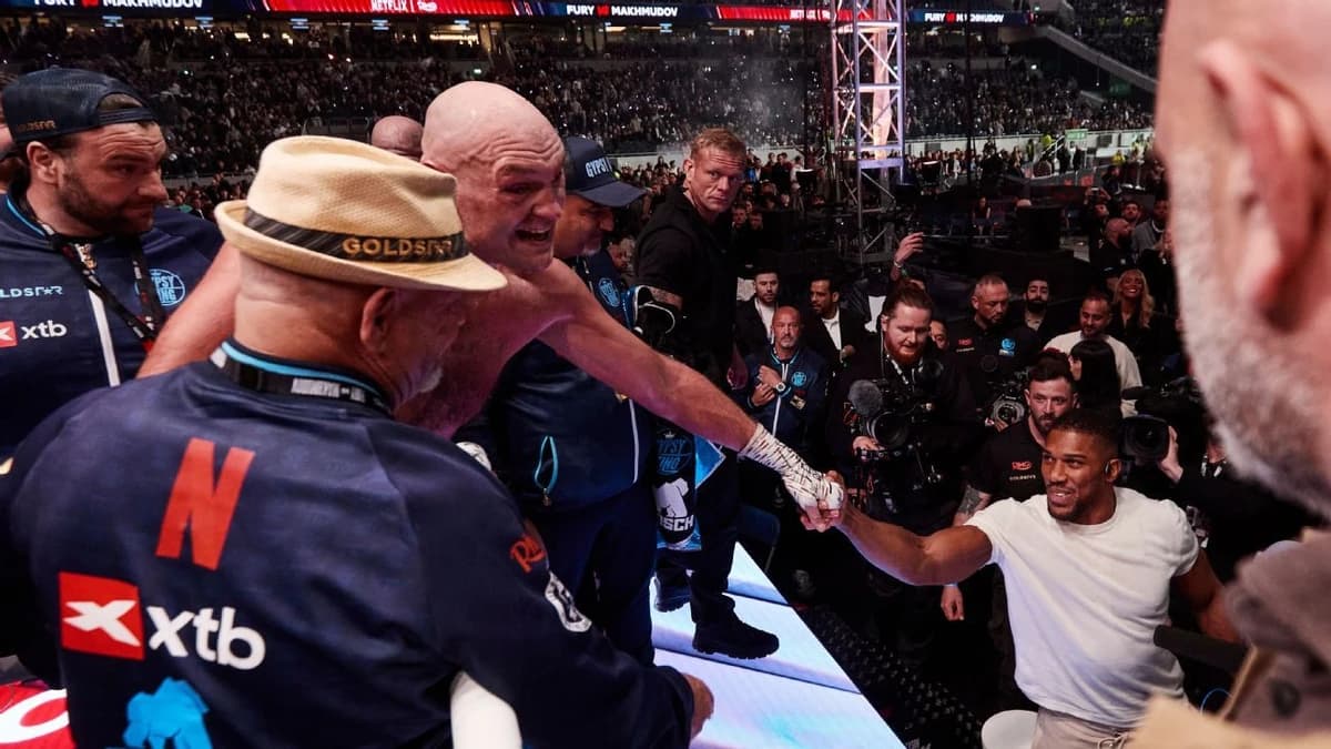 Fury teases Joshua announcement 'imminently'