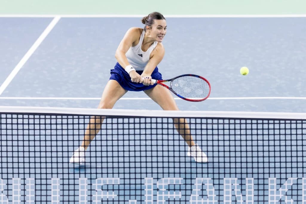 Gabriela Ruse se confruntă cu Karolina Muchova pentru un loc în finala turneului WTA de la Bad Hombu