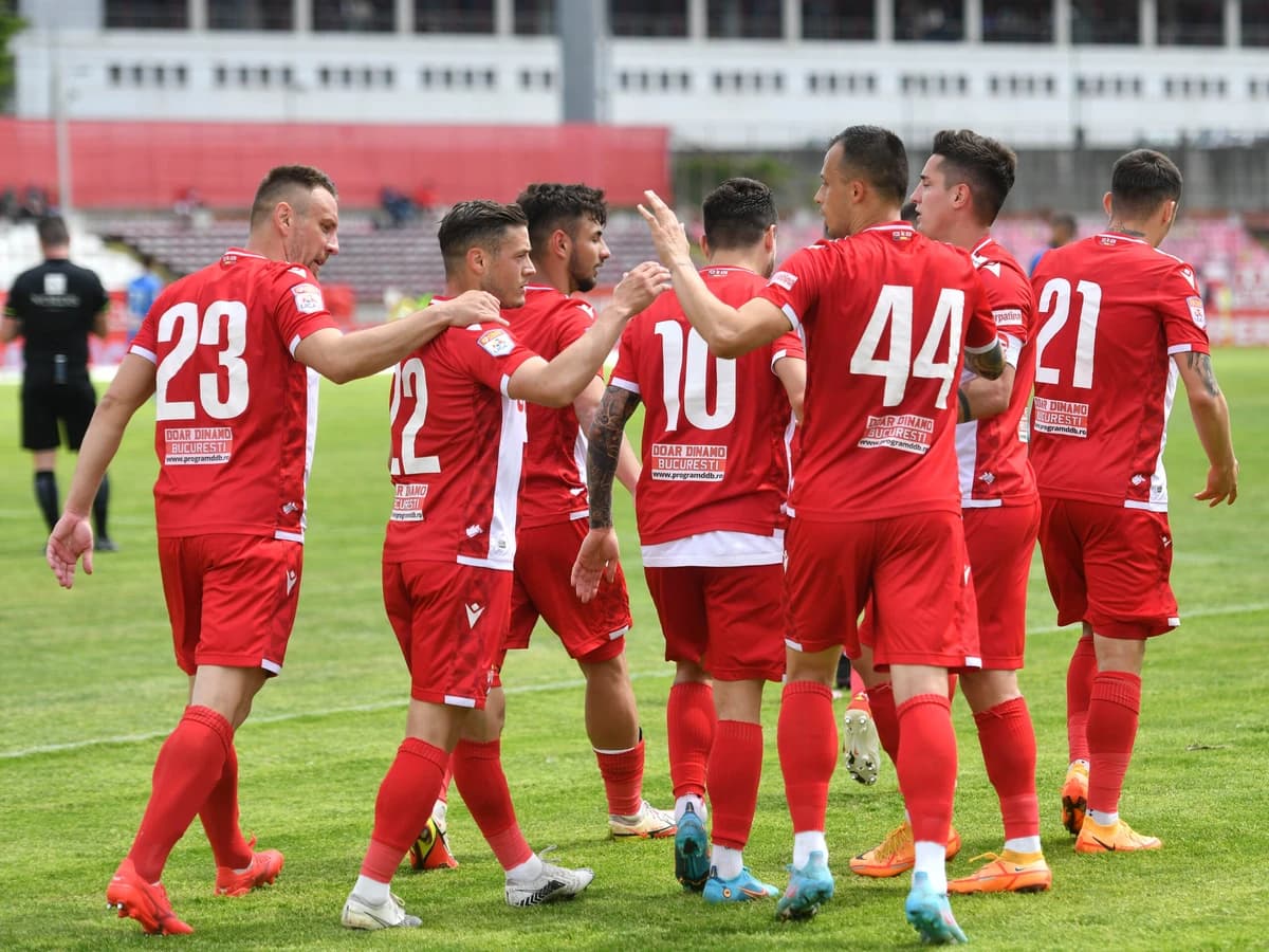GALERIE FOTO: Fostul mijlocaș al lui Dinamo se antrenează în Superliga, dar nu poate fi legitimat!