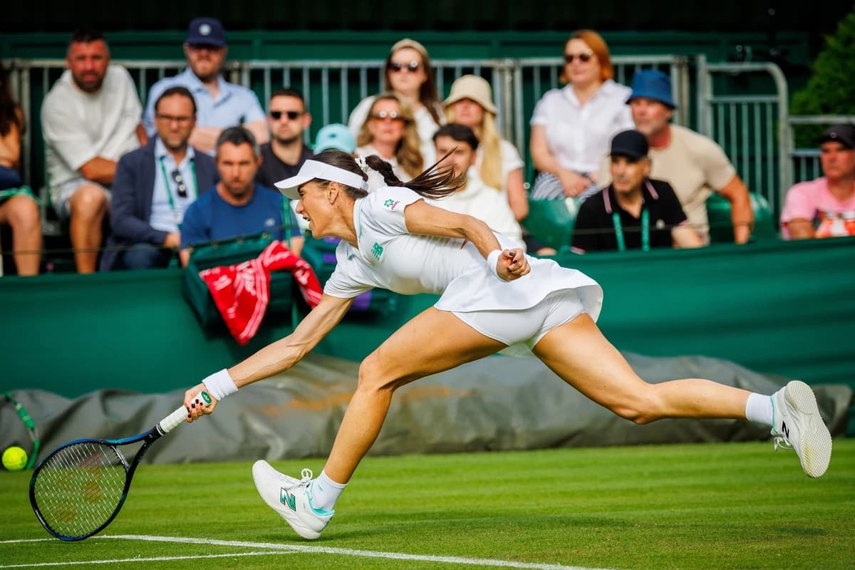 GALERIE FOTO: Sorana Cîrstea - Linda Noskova Live Text Online, duel pentru „optimile” de la Wimbledo