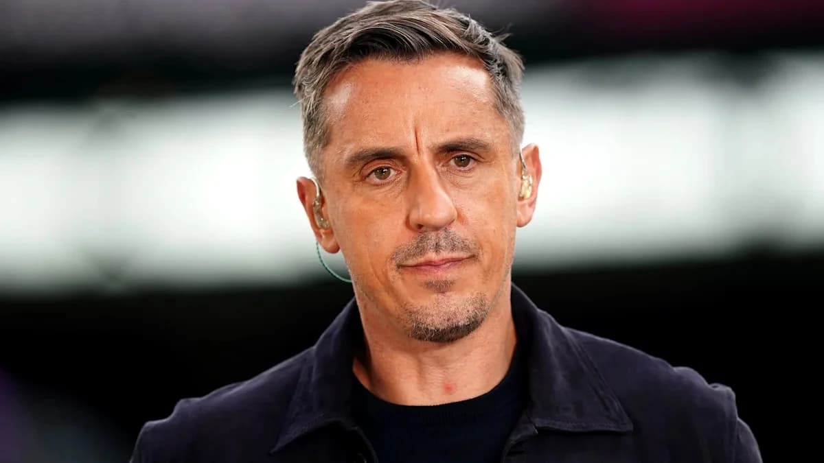Gary Neville urges Glazers to sell Manchester United