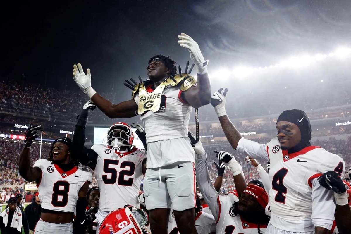 Georgia rises to No. 1, LSU and Oregon fall in latest AP Top 25 college football rankings