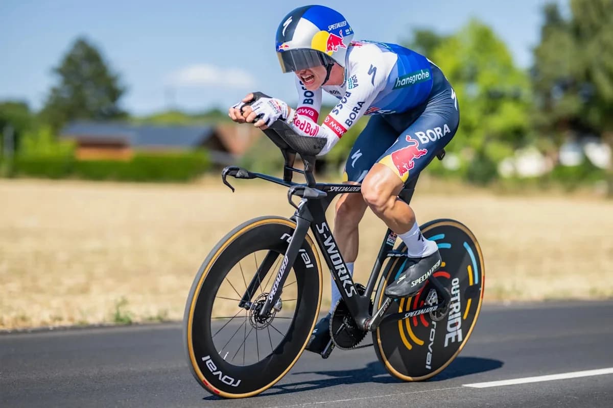 German's Lipowitz back at home after Tour de France crash surgery