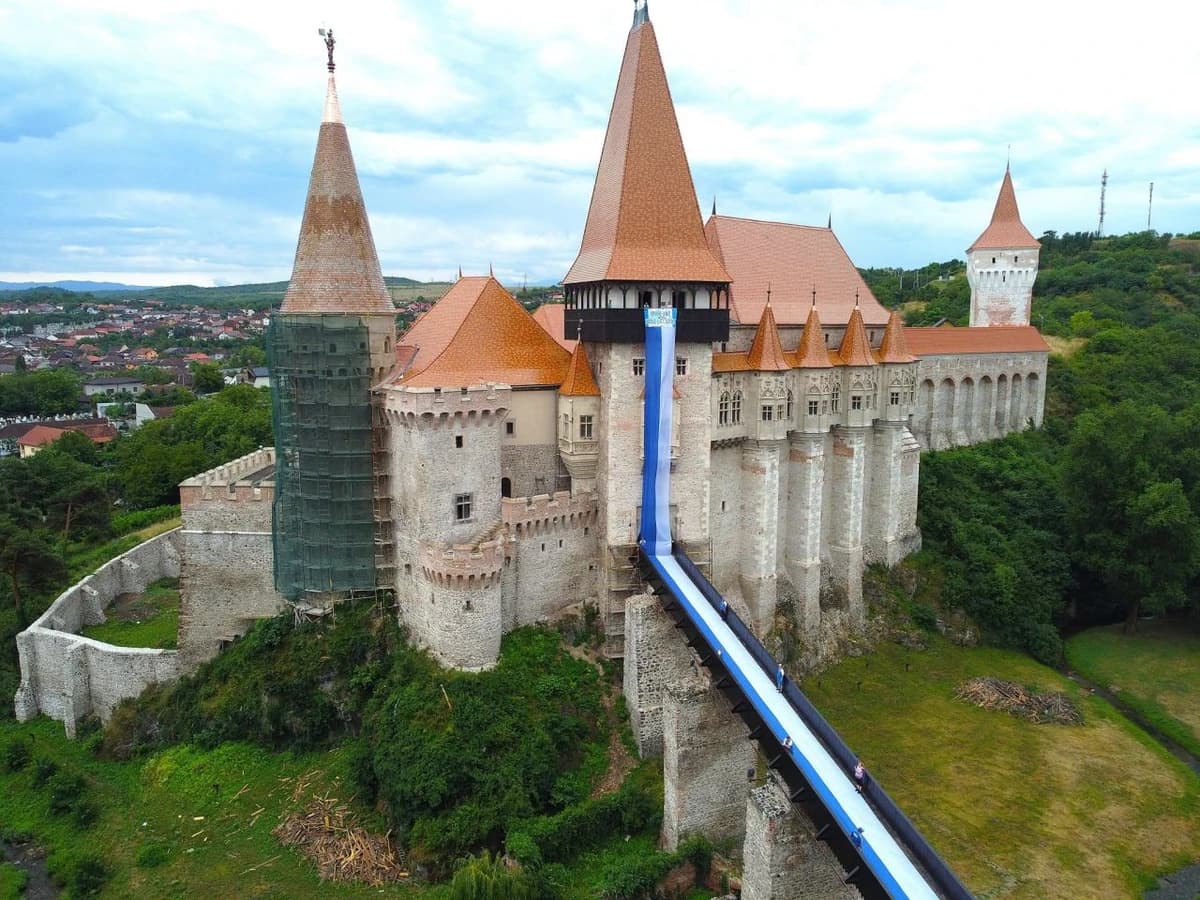 Gest IMENS al suporterilor Corvinului! Cum arată acum Castelul Huniazilor, înaintea prezentării ofic