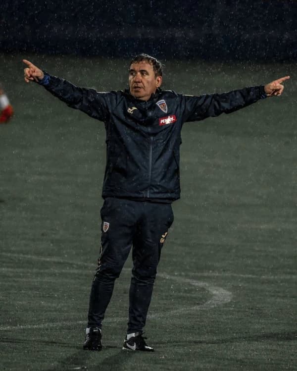 Gica Hagi a anuntat list preliminara de jucatori pentru dubla cu Polonia si Bosnia