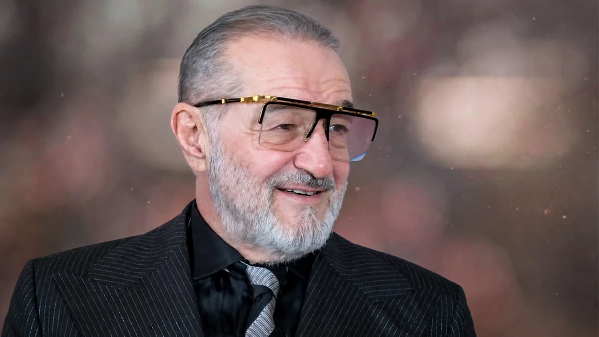 Gigi Becali poate face transferul verii în România