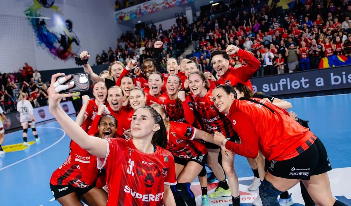 Gloria Bistrița a cucerit în premieră Supercupa României la handbal feminin