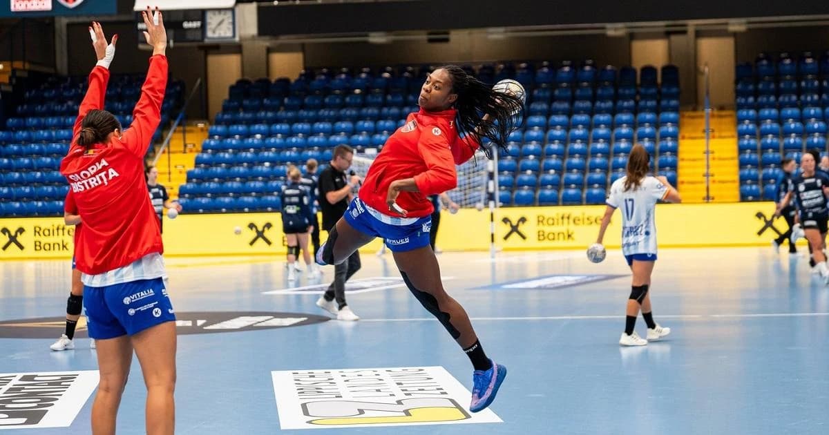 Gloria Bistriţa şi CSM Bucureşti, victorii importante în Liga Campionilor la handbal feminin