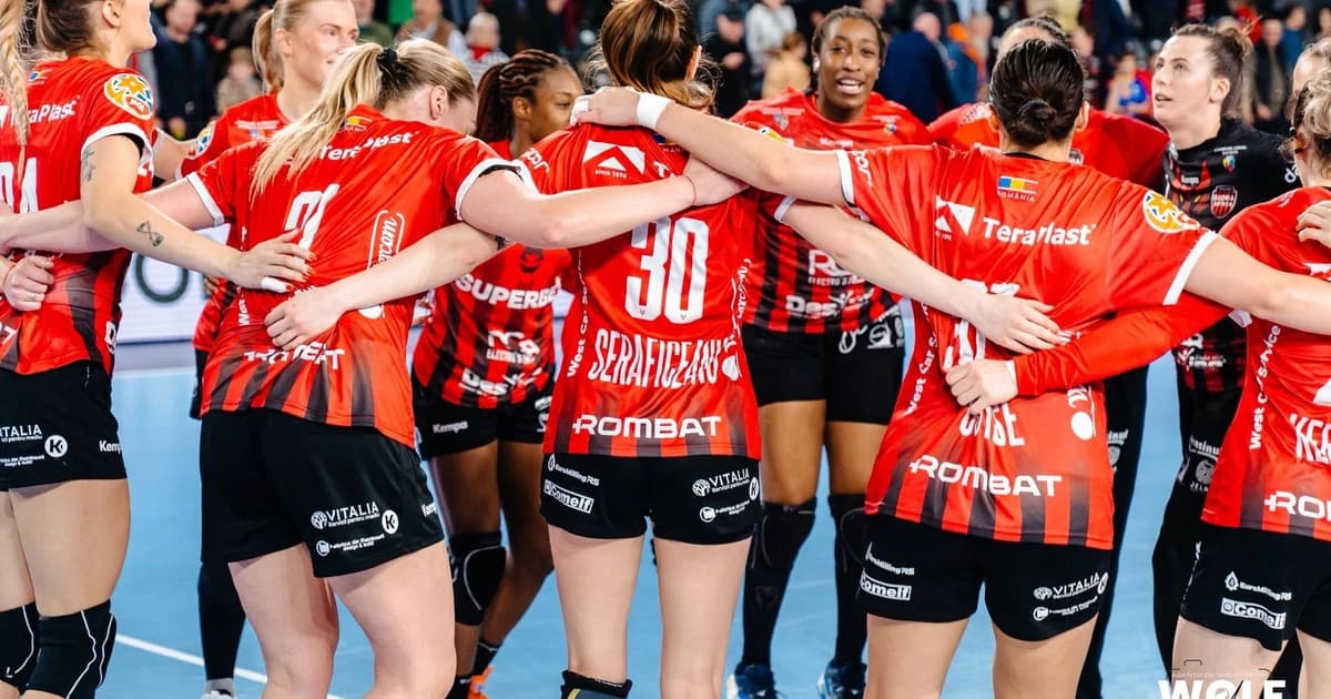 Gloria Bistriţa şi SCM Râmnicu Vâlcea vor juca finala Cupei României la handbal feminin