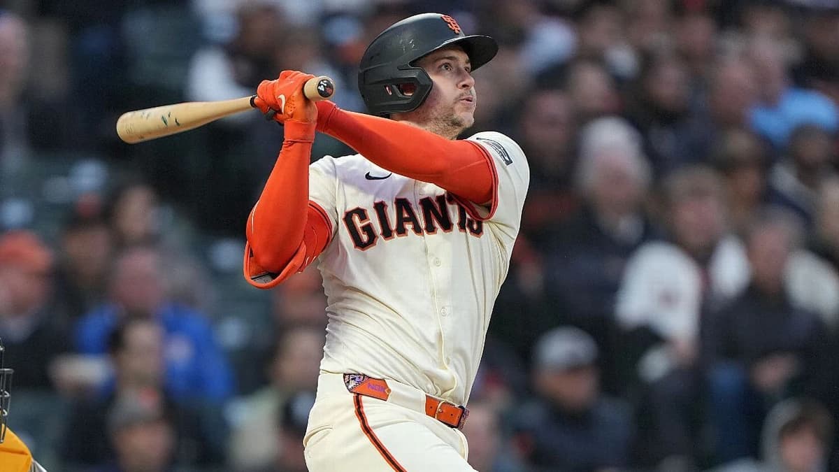 Guardians land Gold Glove C Bailey from Giants