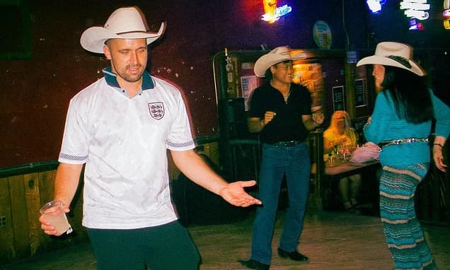 Guns, cowboy hats and margaritas! England fans embrace the culture in Texas as they arrive for their