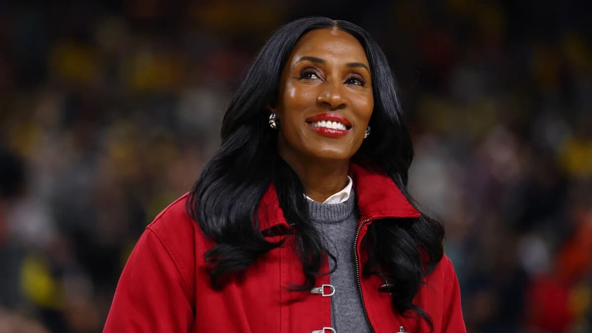 Hall of Famer, Sparks legend Lisa Leslie to be honored with statue outside arena: 'A cultural icon'