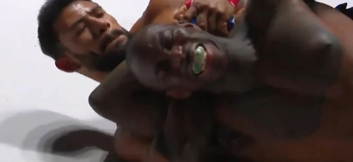 Hammerlock! Watch Rafael Alves deliver one of rarest submissions in MMA