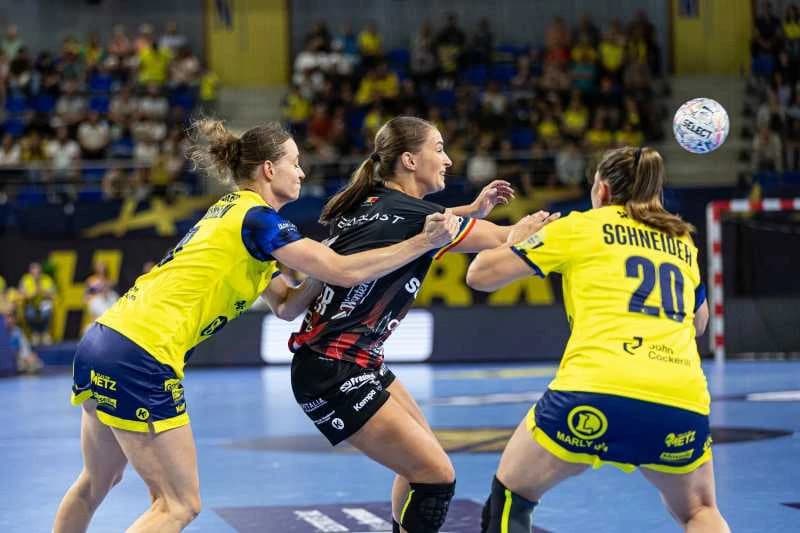 Handbal feminin: Gloria Bistrița, învinsă categoric de Metz în Liga Campionilor